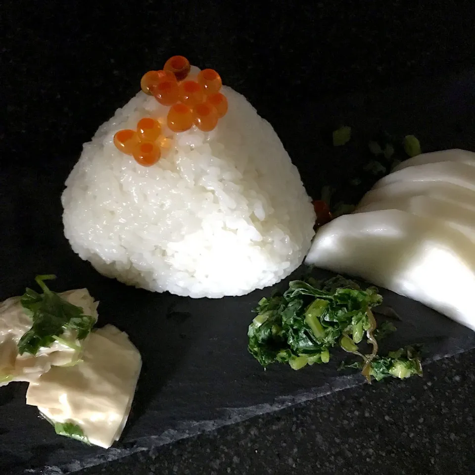 かぴかぴちゃんちのお米ヒノヒカリ
おむすび🍙定食|シュトママさん