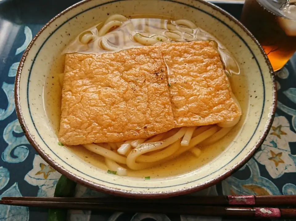 お昼ごはんはきつねうどん😛|しまだ ちえこさん