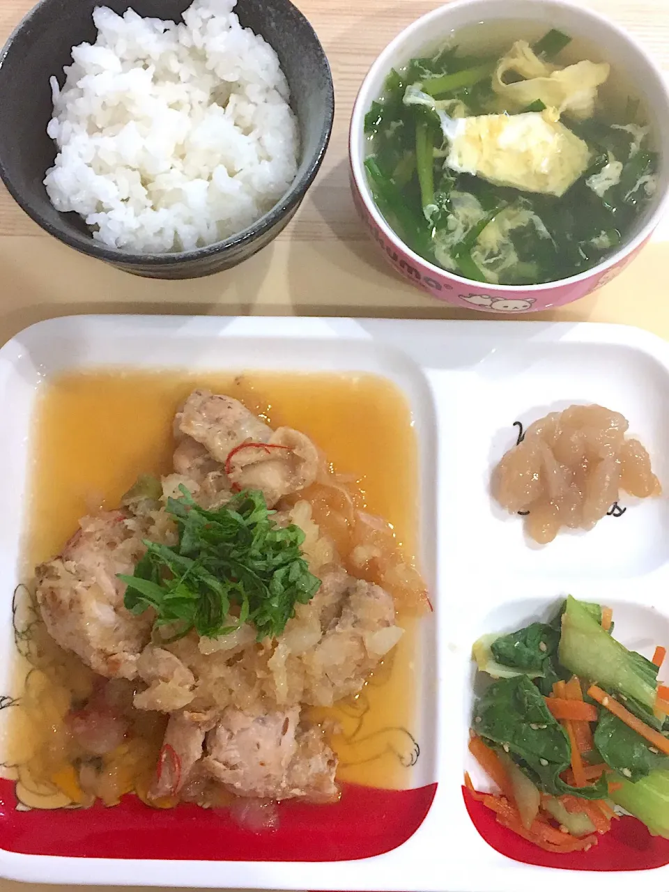 ・鶏もも肉のみぞれ煮
・青梗菜とにんじんのポン酢和え
・豆金時
・ニラ玉スープ|ぺろたんさん