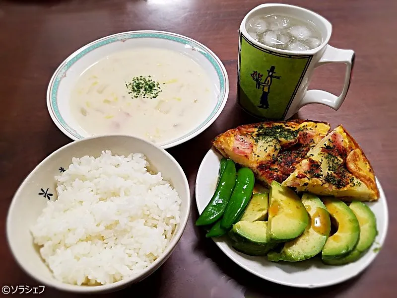 今日の晩ご飯だよ(*^^*)
★ベーコンと白菜のクラムチャウダー
★スパニッシュオムレツ
★アボカドとスナップえんどうのサラダ|ソラシェフさん