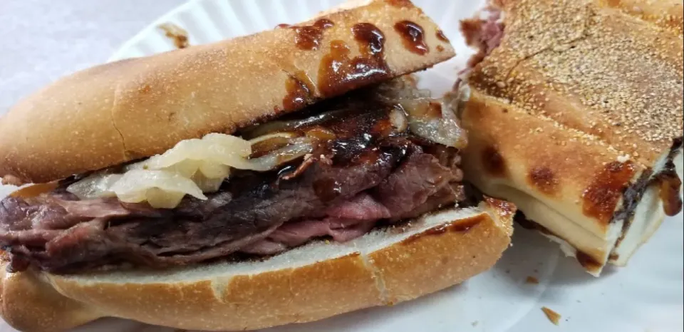 Roast beef with onions and sauce.  Brooklyn New York 
Johns Deli . Best Sandwiches in NY|Frank Ortizさん