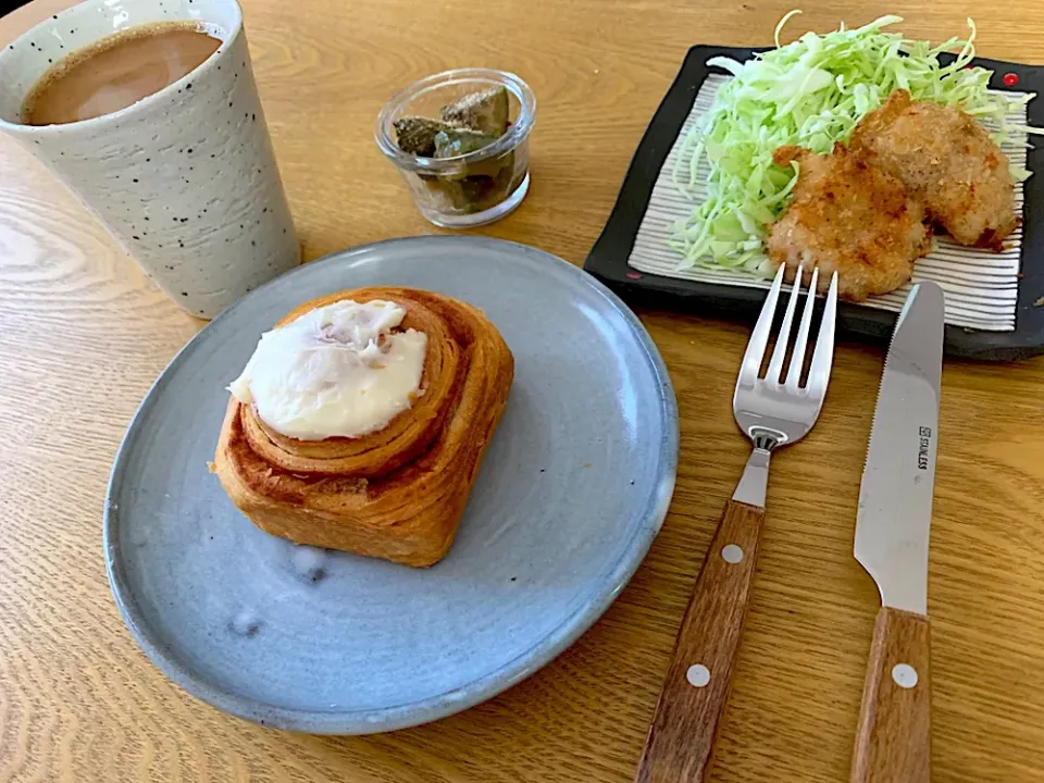 おやすみの朝ごはんは美味しいシナモンロール♪|あやさん