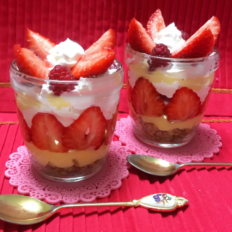 Snapdishの料理写真:いちごケーキ🍓|まいさん