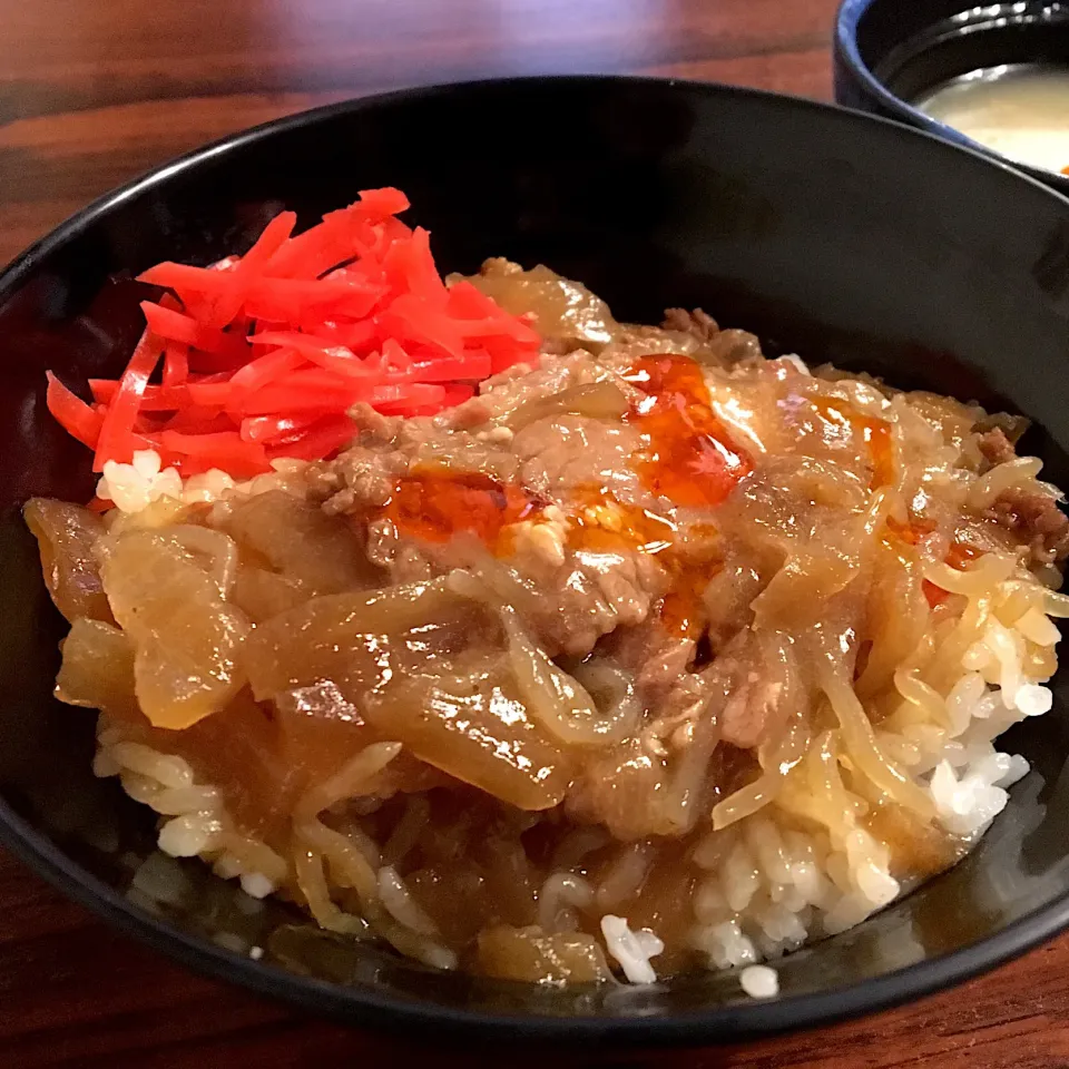 本日の賄い☀️🔆🔆  レトルト牛丼🐮|ぽんたさん