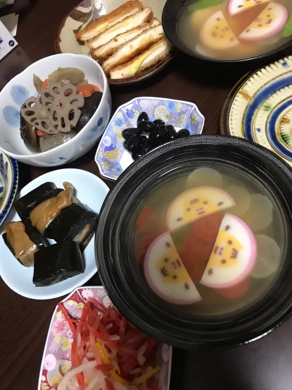 1月6日晩ご飯。お雑煮、お正月の残り、お惣菜など。|あやさん