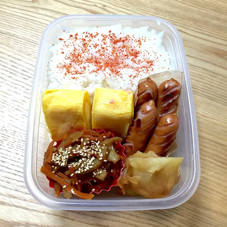 Snapdishの料理写真:月曜日の旦那さんのお弁当☺︎ #お弁当記録  #紅生姜入り卵焼き  #ウインナー  #きんぴらレンコン|むさけんさん