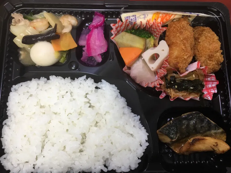 中華丼 日替わり宅配弁当 豊川市配達|Naokazu Kuritaさん