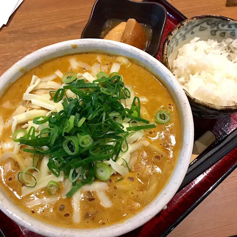 チーズカレーうどん@悠讃(飯田橋)|塩豚骨さん