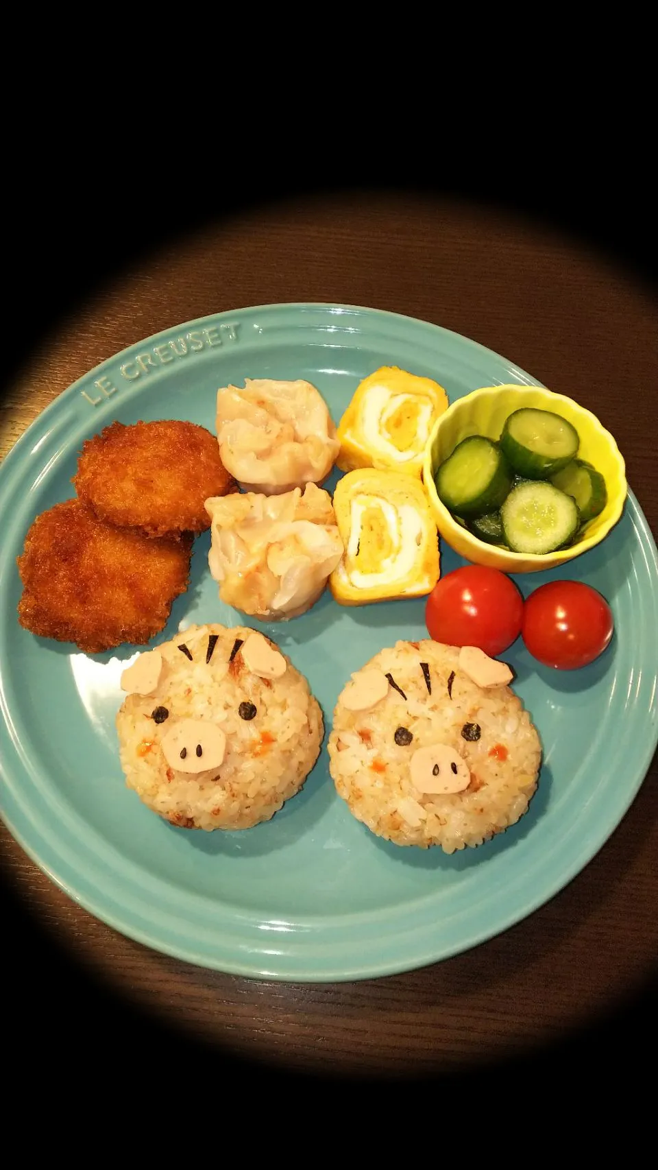 Snapdishの料理写真:AKIYOさんの真似っこ、🐗おにぎりで置き弁。|Rieさん