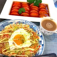 Snapdishの料理写真:新しい♪♪【美味しいお好みサラダ】 | ❧❧ めるぼちゃんお料理作ってみました。 お好み焼かない温サラダとヨッチャンさんのトマトサラダ