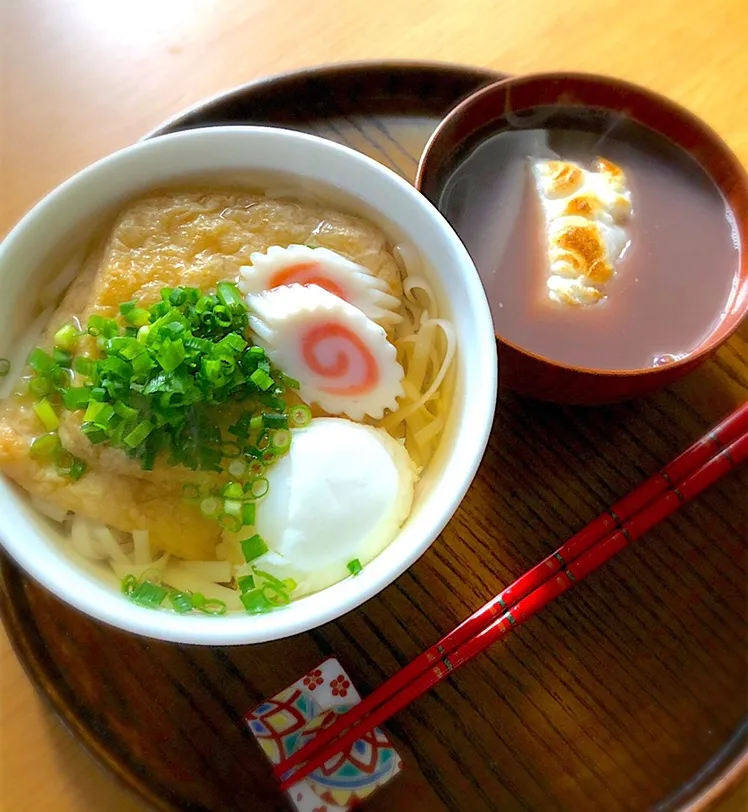 Snapdishの料理写真:朝ごはんを食べよう🙏糖質0麺できつねうどんとおぜんざい😄|あしゃぱんさん