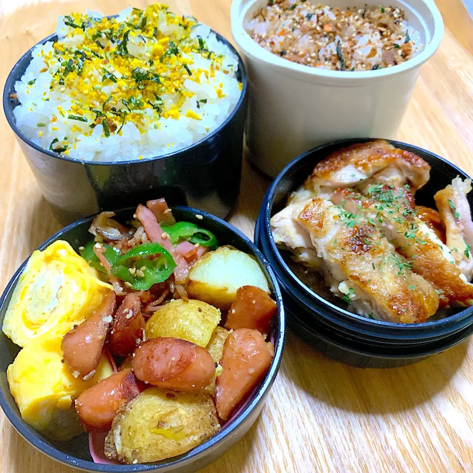 Snapdishの料理写真:2019.1.8  高2球児弁当～鶏モモの塩ダレ焼き|Loackerさん