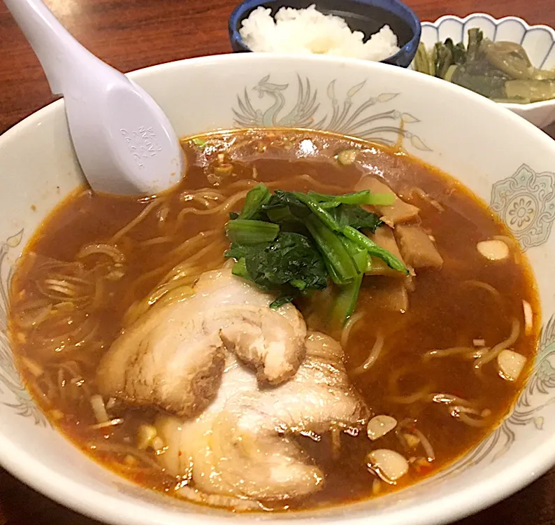 本日の賄い  晩ごはん⭐️⭐️⭐️
味噌ラーメン🍜  内緒で豆板醤、ニンニク入|ぽんたさん