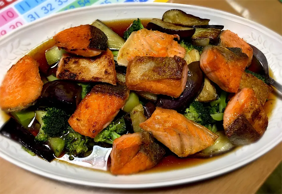 Salmon with brocolli and eggplant in mentsuyu and vinegar sauce|ケー ララ・ジョイさん