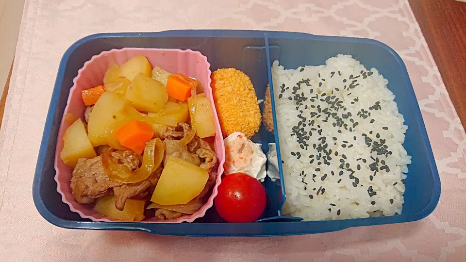 Snapdishの料理写真:肉じゃが🎵旦那さんお弁当🎵😊|かおるcitronさん