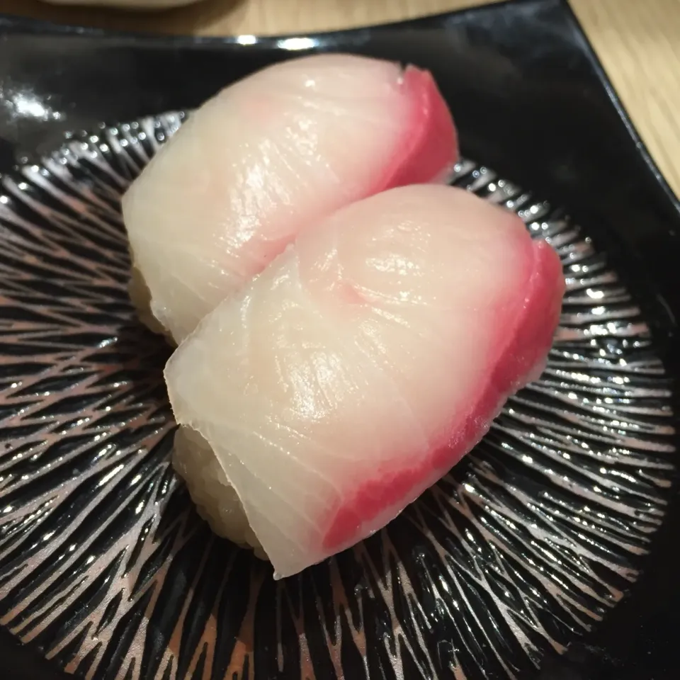 Hamachi sushi|Darren Loさん