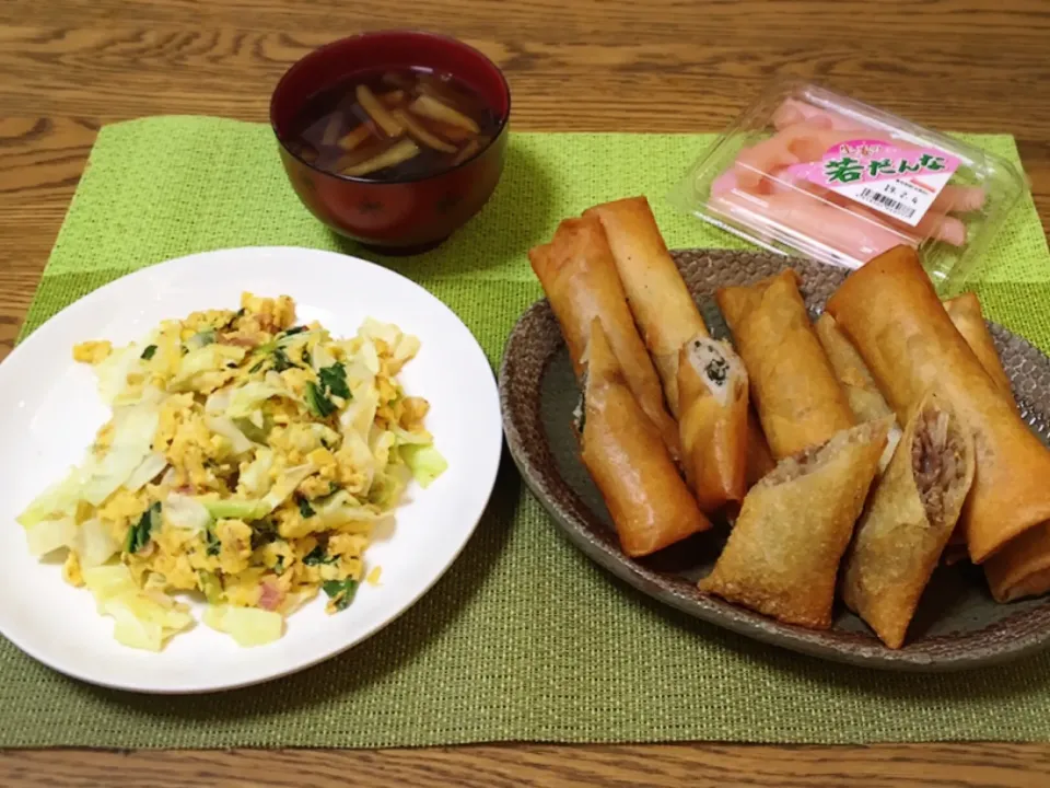 大根のお味噌汁・若旦那・春巻き2種・キャベツと青梗菜と玉子炒め|美也子さん