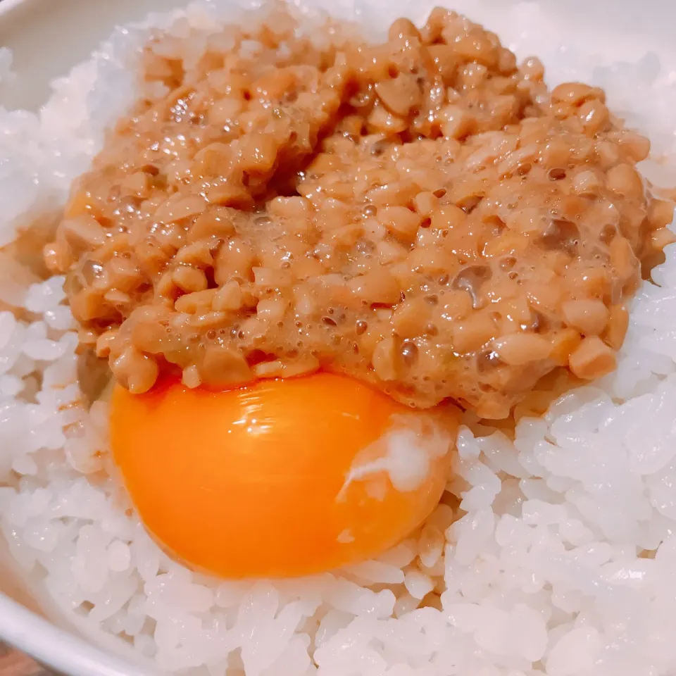 Snapdishの料理写真:納豆卵かけご飯
 #卵かけご飯  #納豆 #超時短|yusukeさん