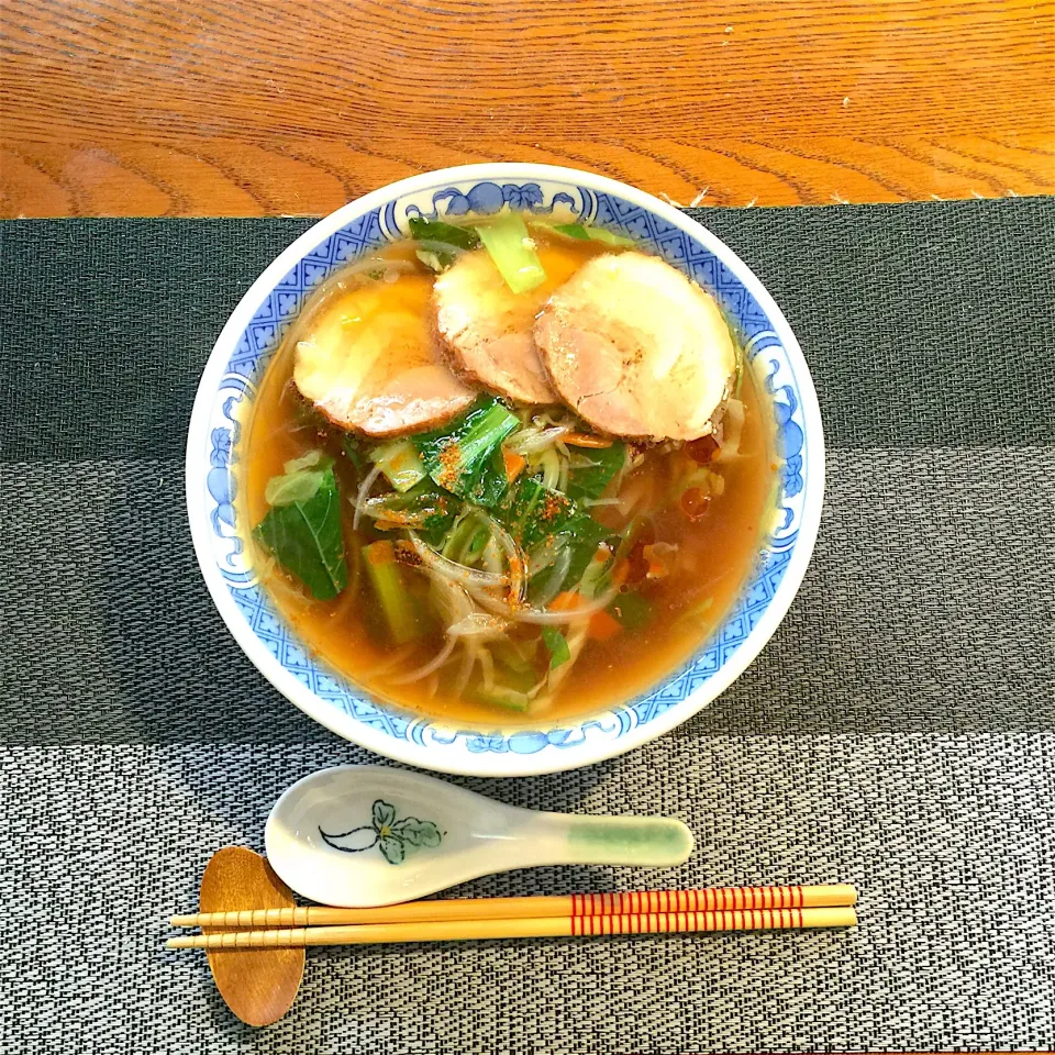 野菜とチャーシューの醤油ラーメン|yakinasuさん