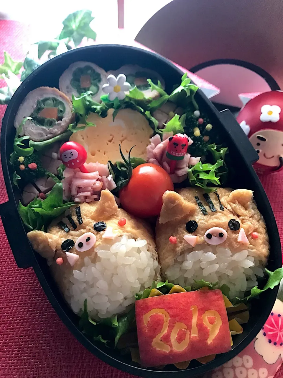 Snapdishの料理写真:JKのお弁当
 #お正月弁当  #いのししいなり|Bちゃんさん