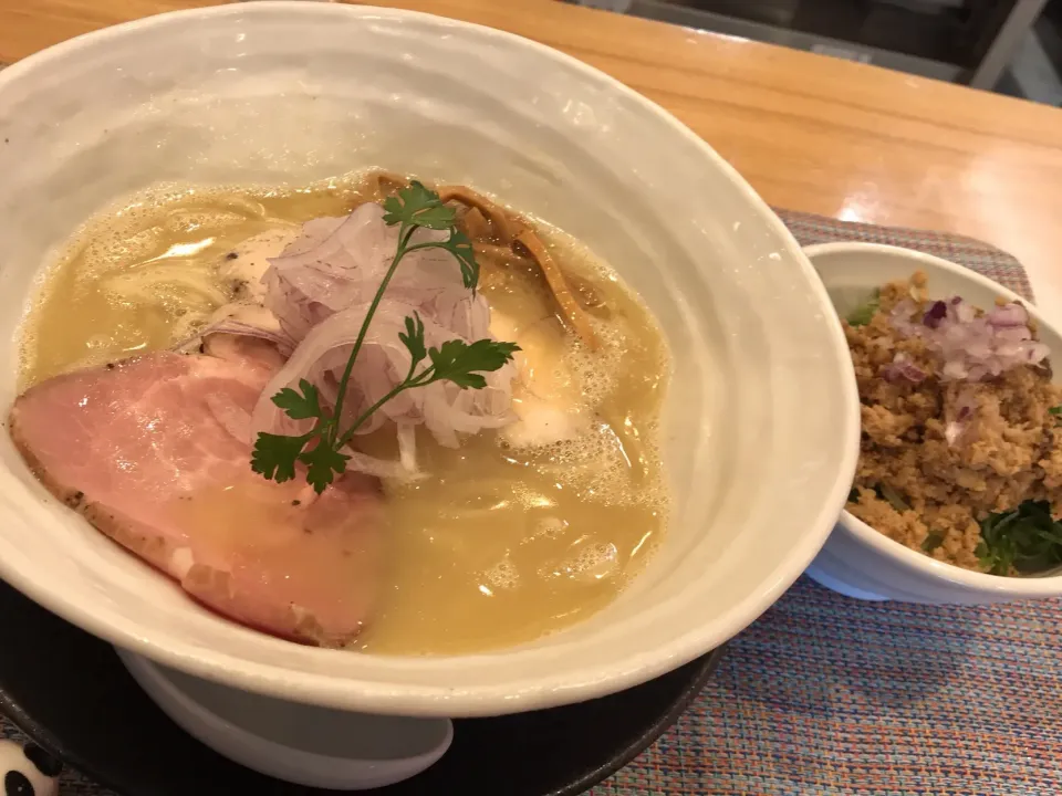 うっ鷄そば・ミックスチャーシュー丼🐔|まさとさん