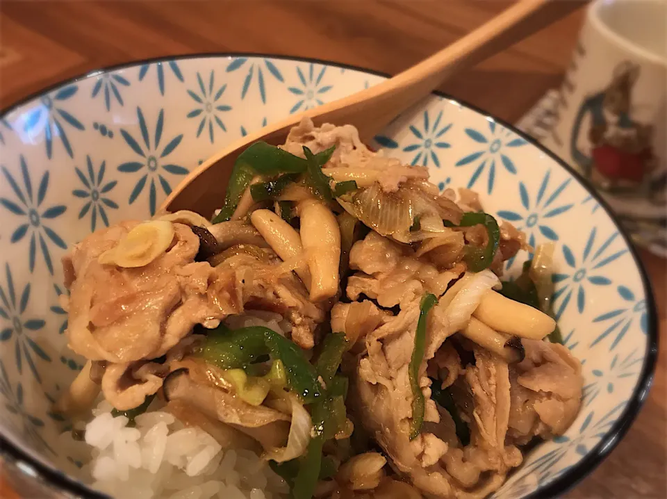 ランチはヘルシー豚丼〜〜🐷💕|ちまさん