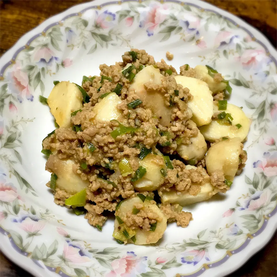 里芋とひき肉のネギあん
#里芋とひき肉の煮物|Shirokoさん