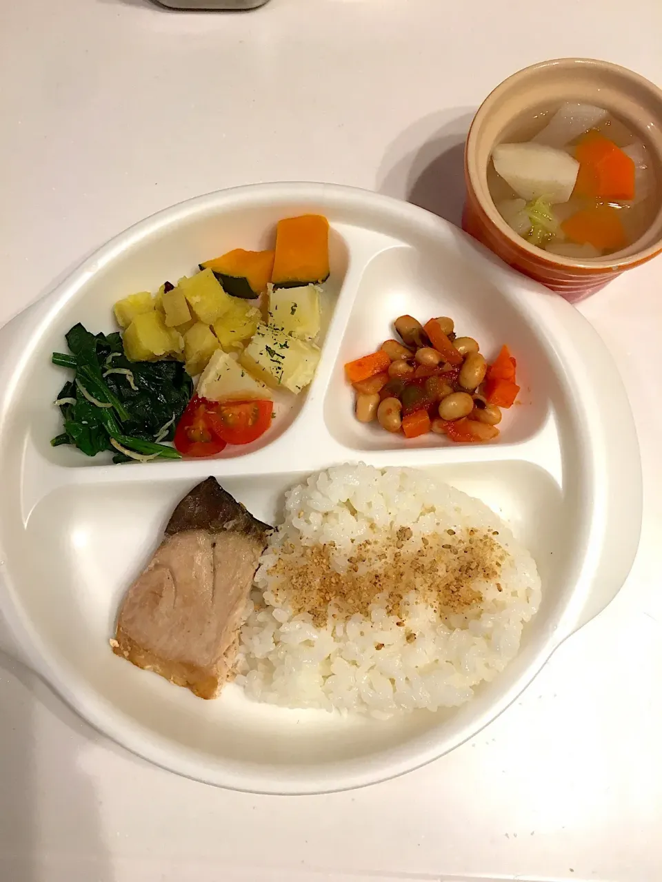 Snapdishの料理写真:1歳4ヶ月ご飯
1／7夕飯|airi-nさん