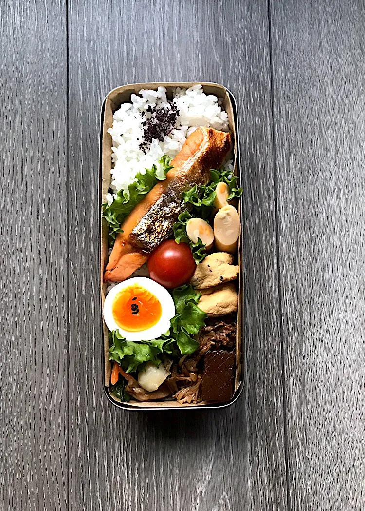 Snapdishの料理写真:#旦那様弁当  #焼き鮭#お弁当|サクサクさん