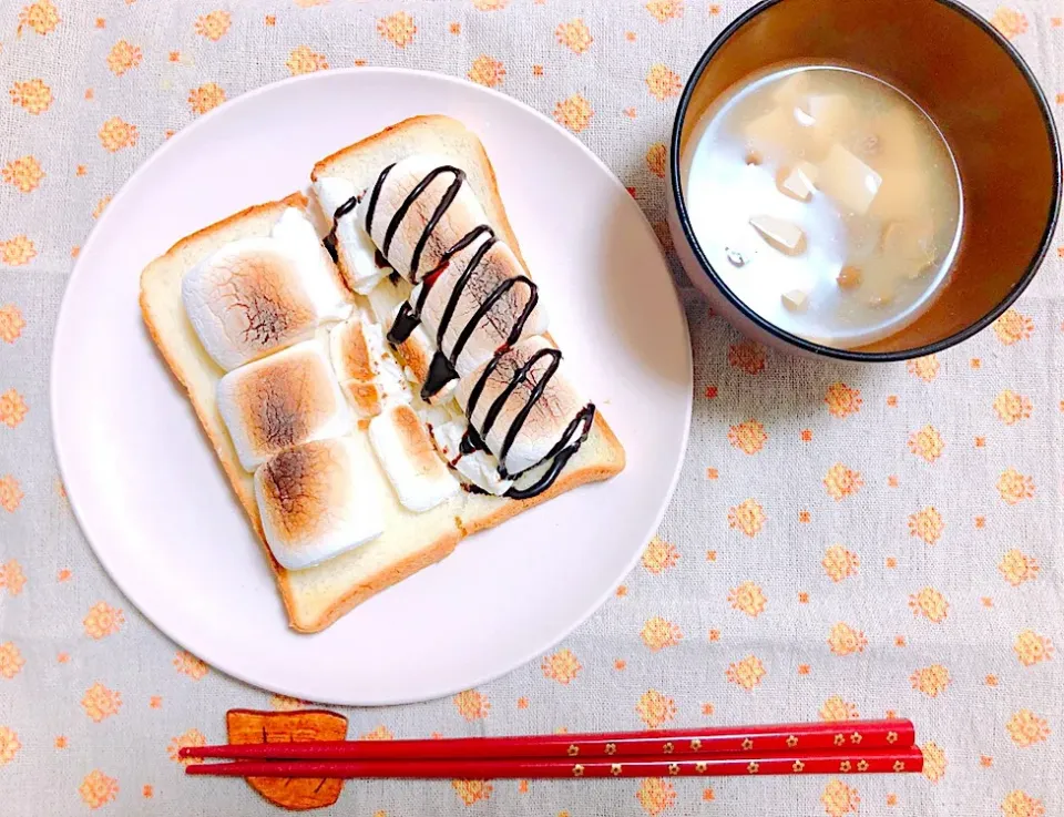 食パンの日はマシュマロトースト🍞|はらぺこちゃんさん