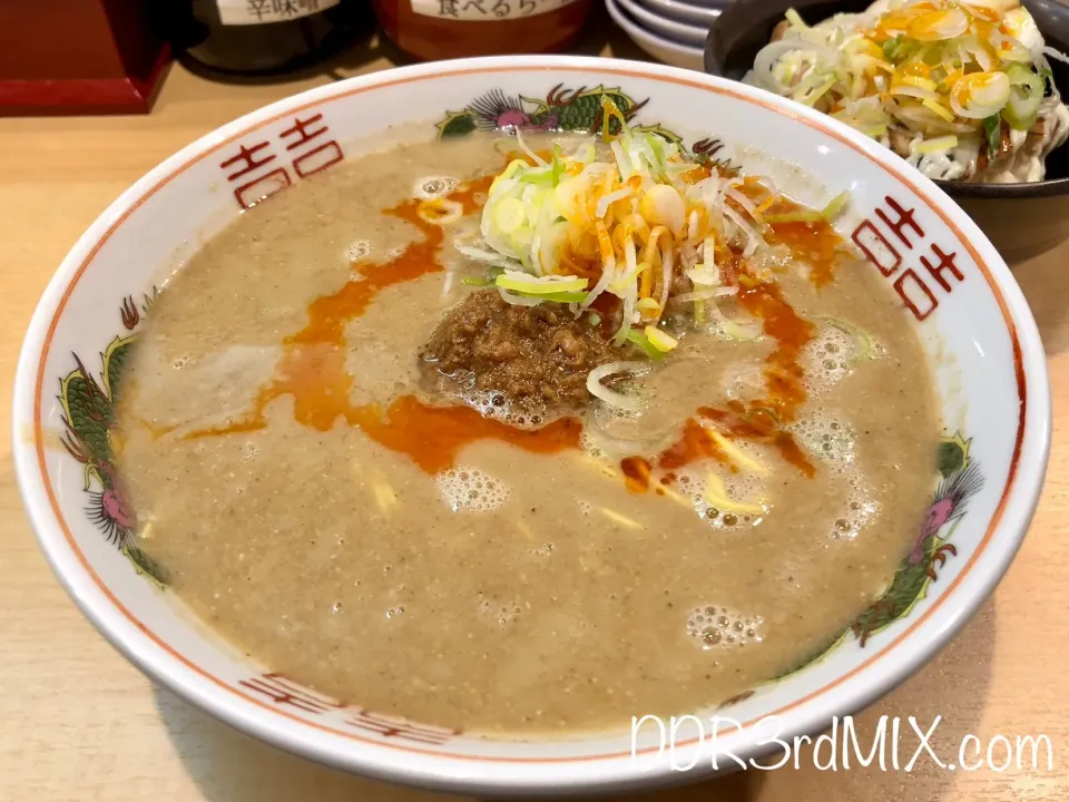 Snapdishの料理写真:博多拉担麺まるたん 池袋店 らーたんめん|ddr3rdmixさん