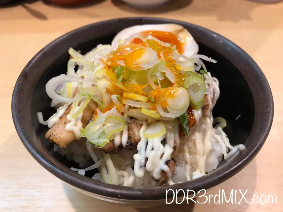 博多拉担麺まるたん 池袋店 炙りチャーシューライスミニ|ddr3rdmixさん