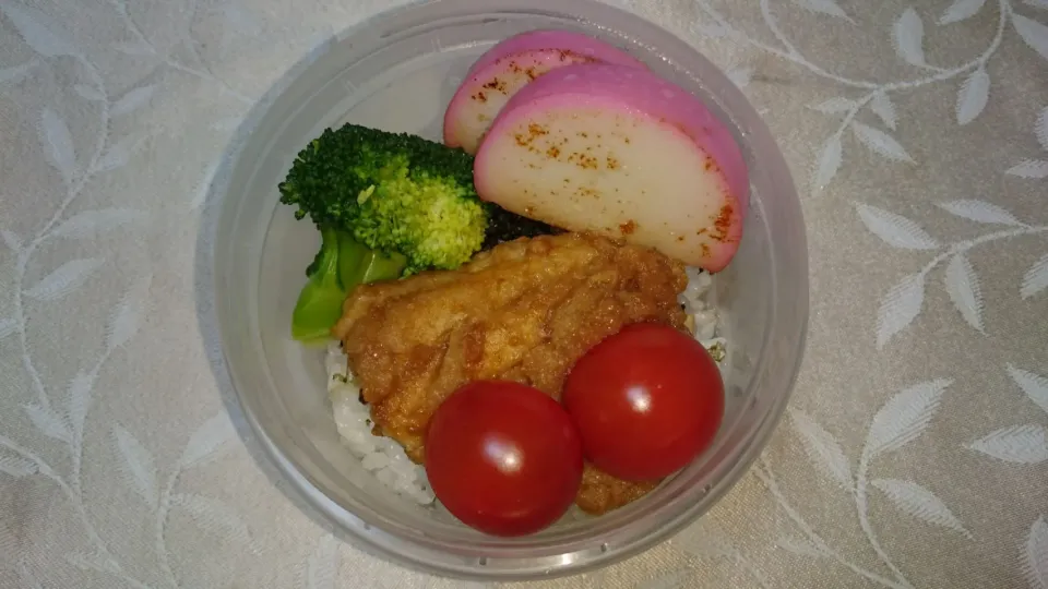 1/10の夜勤弁当
鰆の大根おろし煮、かまぼこソテー|卯月さん