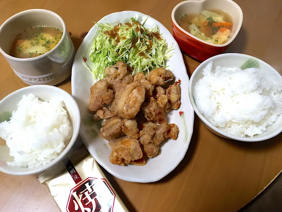 お昼ご飯( ´͈ ᗨ `͈ )◞♡⃛
塩唐揚げとチリチーズスープ🧀|さくたえさん