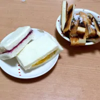 サンドイッチとラスク|こんぶくんさん