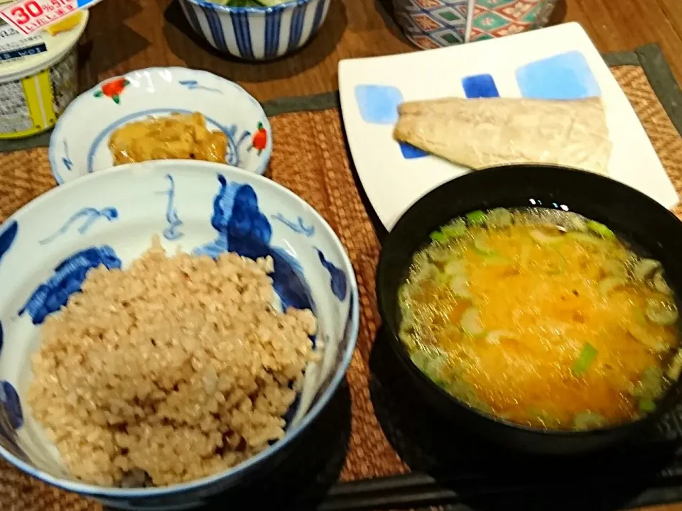 豆腐の味噌汁&納豆&鯖塩焼き|まぐろさん