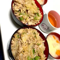 Snapdishの料理写真:豚肉と玉ねぎのオイスターソース丼
お味噌汁|夏輝さん