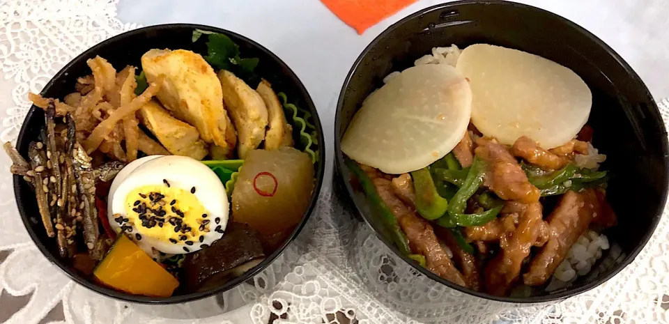 Snapdishの料理写真:本日もお弁当🍱鶏カレーマヨ焼き🍛大根とこんにゃくの煮物🍘大根の皮と椎茸のキンピラ🍘かぼちゃ🎃青椒肉絲丼🥗ゆで卵🥚 #息子弁当  #サーモスランチジャー  #青椒肉絲弁当  #鶏肉  #カレー風味  #マヨネーズ  #大根の煮物  #こんにゃく  #大根の皮のきんぴら #ゆで卵# #たくあん  #たくあんの日  #札幌|Yukie  Toriseさん