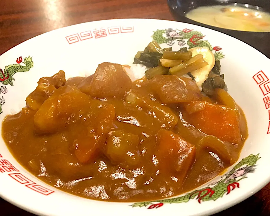 Snapdishの料理写真:本日の賄い 晩ごはん⭐️⭐️🔆
カレーライス🍛|ぽんたさん