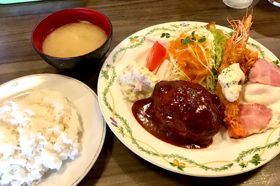 Snapdishの料理写真:洋風食堂枝の枝ランチ|Kouji  Kobayashiさん