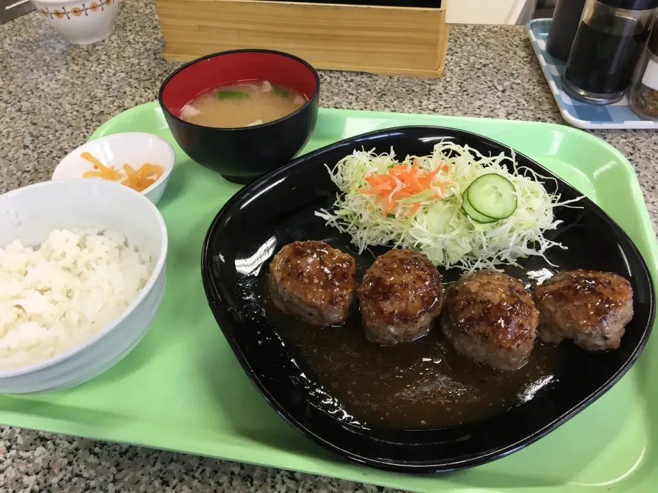 肉増しハンバーグ定食|PegaOさん