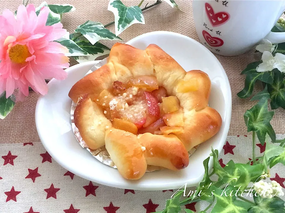 りんごの甘露煮パン🍎|あみさん