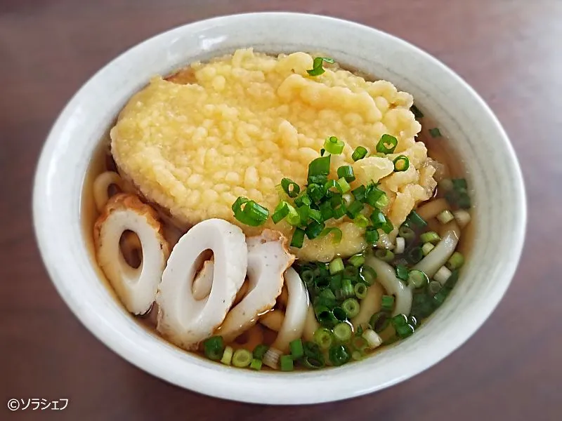 今日の昼ご飯はさつまいもの天ぷらうどんだよ(*^^*)|ソラシェフさん