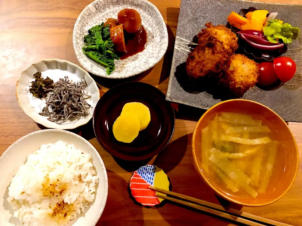 里芋コロッケと土鍋ご飯の定食|こんぶさん