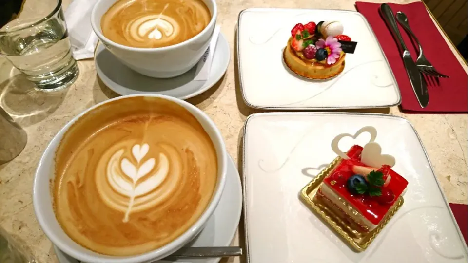 ケーキセット🤗💕|しまだ ちえこさん