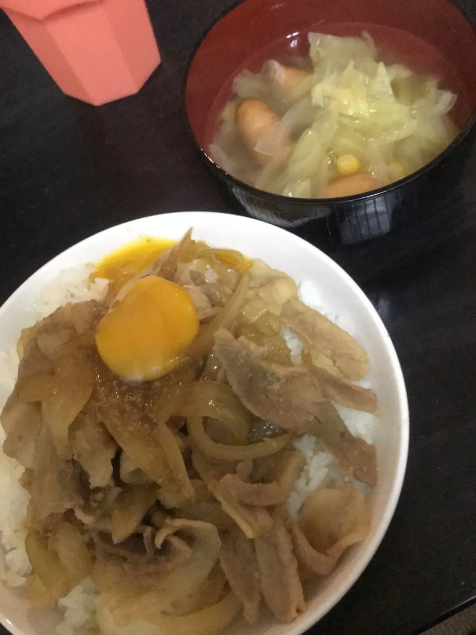 牛丼とコンソメスープ❤︎|(●´ω`●)さん