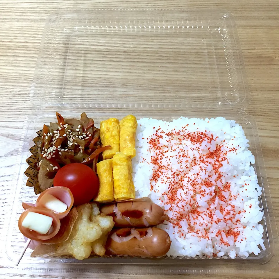 Snapdishの料理写真:月曜日の旦那さんのお弁当☺︎ #お弁当記録  #卵焼き  #ウインナー  #ハム巻きチーズ  #れんこんのきんぴら #ミニトマト #ハッシュドポテト|むさけんさん