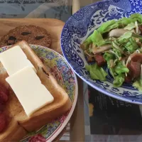 トーストと野菜炒め|ようこさん