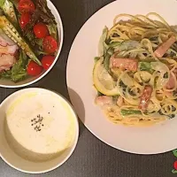 Snapdishの料理写真:ほうれん草とベーコンのさっぱりレモンクリームパスタ🍋|りさあんさん