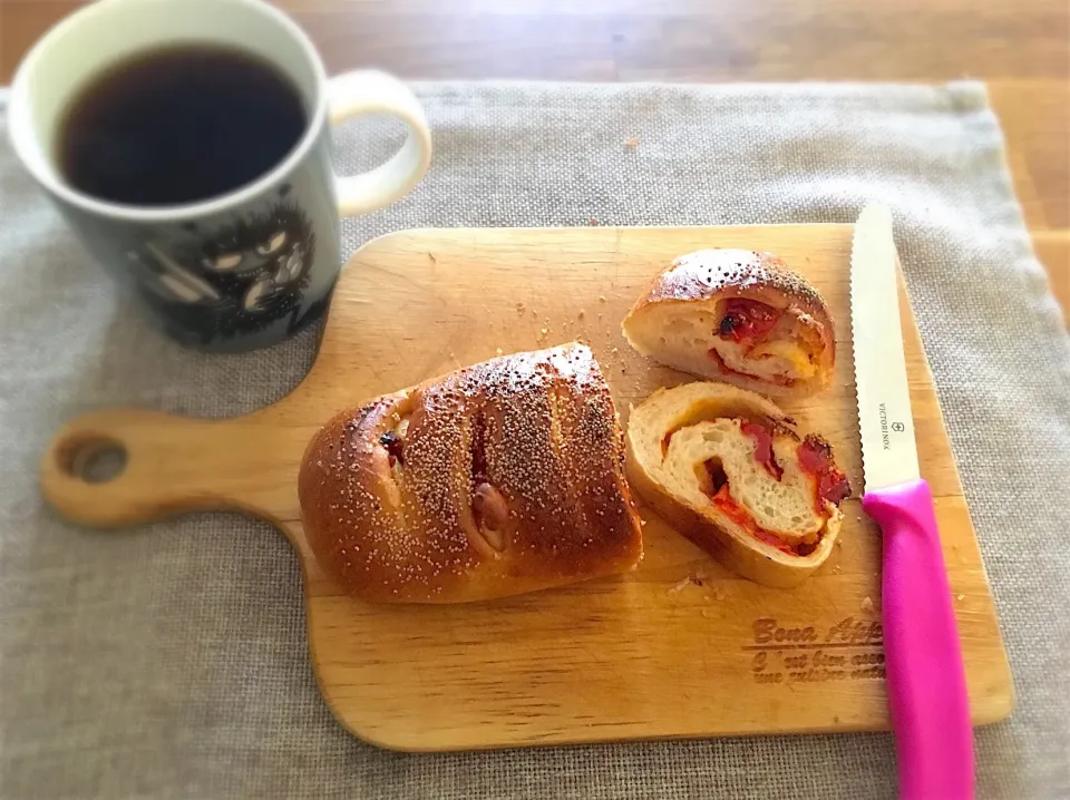 昼ごパン🥖(o⁰⊖⁰o)
 #ビクトリノックストマトベジタブルナイフ|morimi32さん